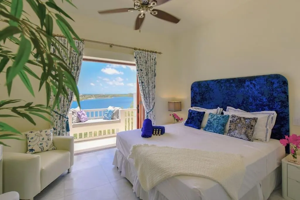 Stunning 3 Bedroom Villa With Pool & Jacuzzi Gaynors