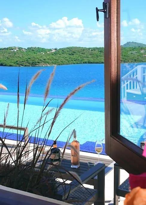 Stunning 3 Bedroom Villa With Pool & Jacuzzi Gaynors